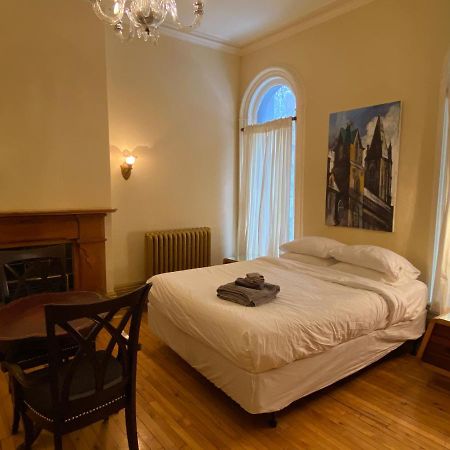 Gold Door Inn Ottawa Buitenkant foto